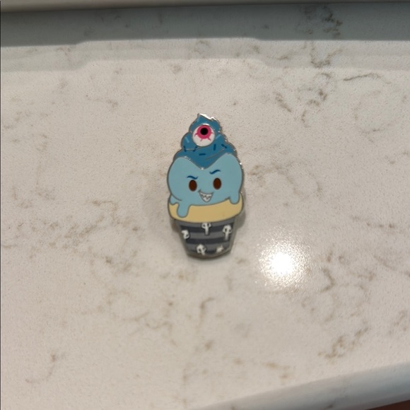 Disney Munchlings Pin series 1 Hades - Picture 1 of 2
